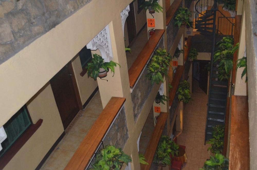 Saint Illian'S Inn Makati Makati City Esterno foto