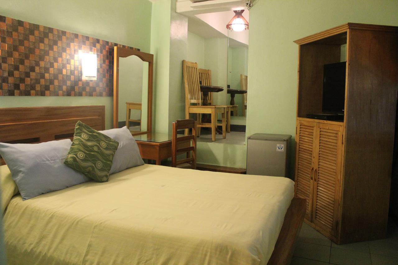 Saint Illian'S Inn Makati Makati City Esterno foto